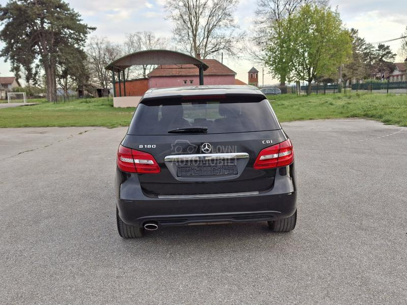 Mercedes Benz B 180 B 180