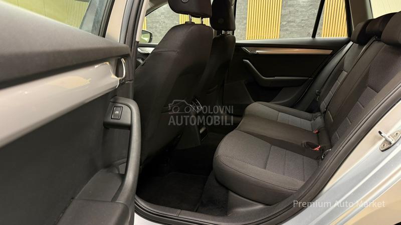 Škoda Octavia //1.6 TDI/DSG//NOV