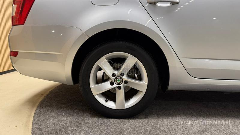 Škoda Octavia //1.6 TDI/DSG//NOV