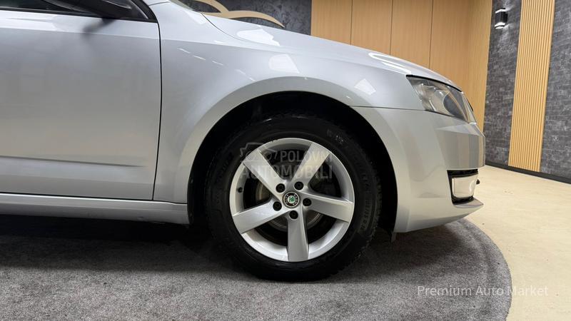 Škoda Octavia //1.6 TDI/DSG//NOV