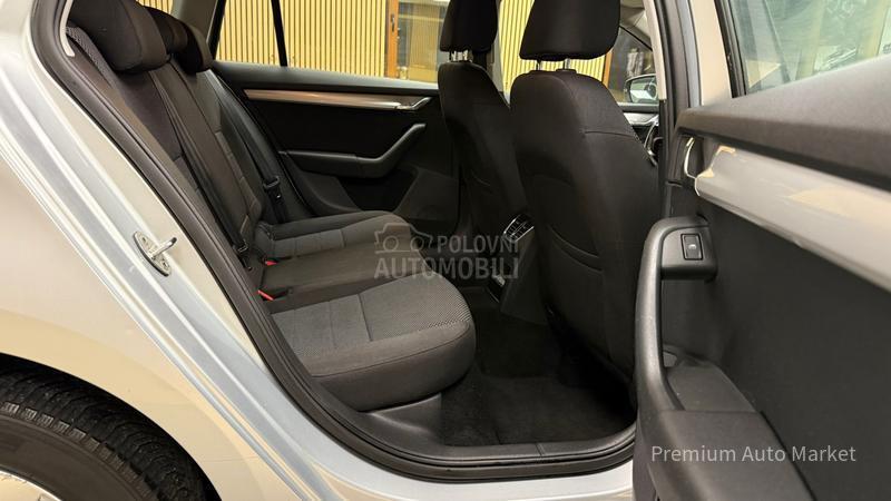 Škoda Octavia //1.6 TDI/DSG//NOV