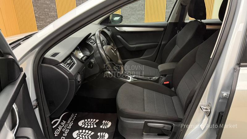 Škoda Octavia //1.6 TDI/DSG//NOV