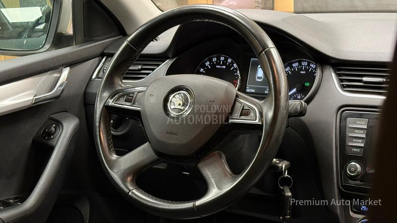 Škoda Octavia //1.6 TDI/DSG//NOV