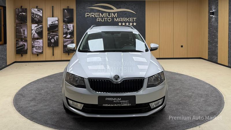 Škoda Octavia //1.6 TDI/DSG//NOV