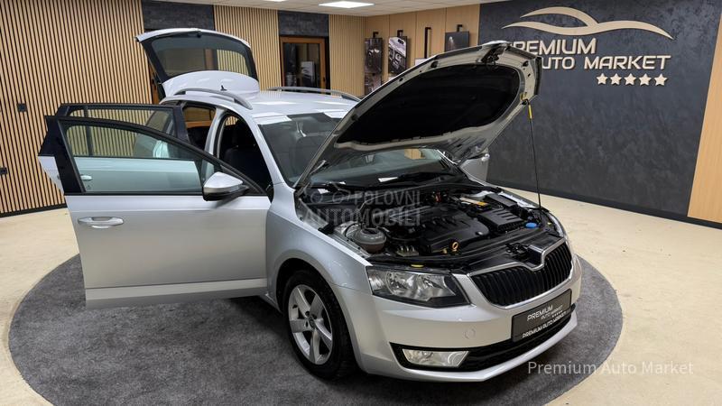 Škoda Octavia //1.6 TDI/DSG//NOV