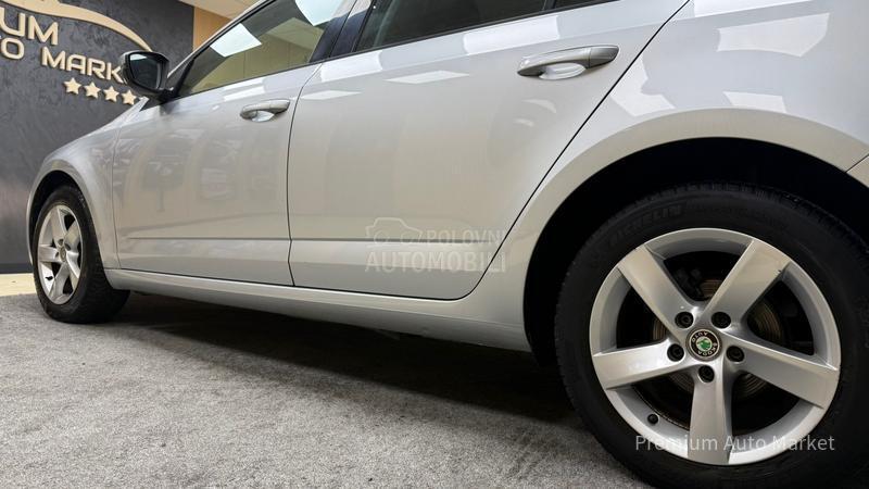 Škoda Octavia //1.6 TDI/DSG//NOV
