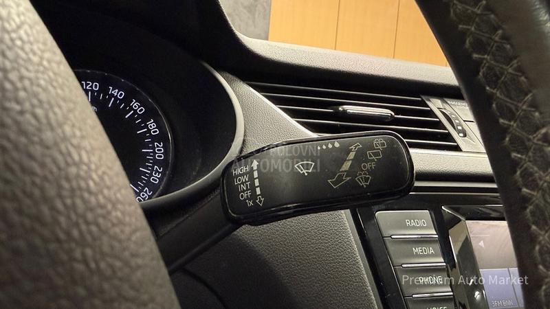 Škoda Octavia //1.6 TDI/DSG//NOV