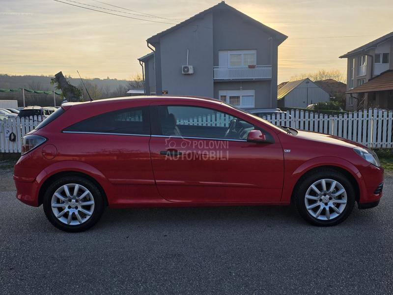 Opel Astra H 1.4 GTC