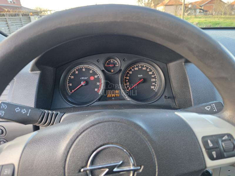 Opel Astra H 1.4 GTC
