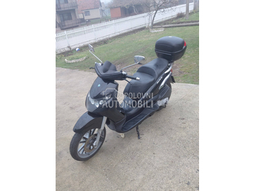 Piaggio Beverly 250