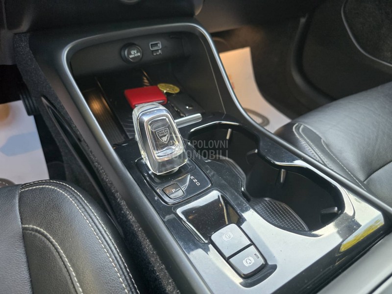 Volvo XC40 2.0 D3 INSCRIPTION