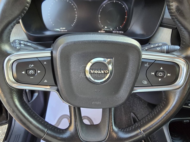 Volvo XC40 2.0 D3 INSCRIPTION