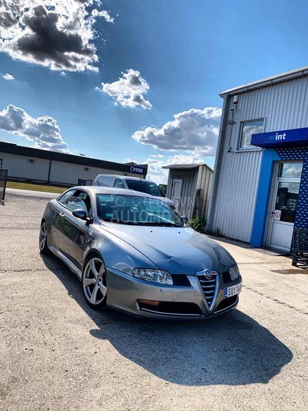 Alfa Romeo GT GT coupe