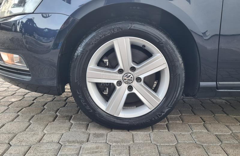Volkswagen Passat B7 1.6TDI  BLUEMOTION