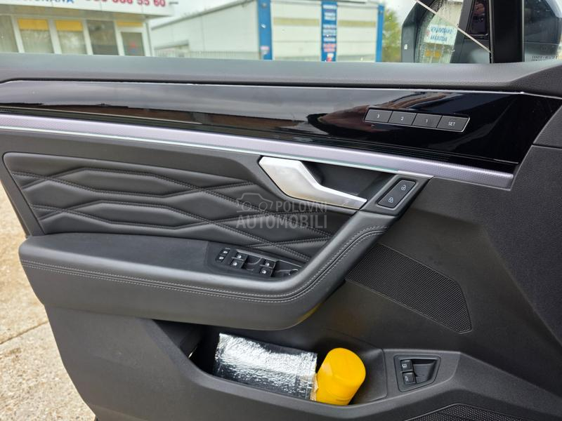 Volkswagen Touareg R BLACK NOVO