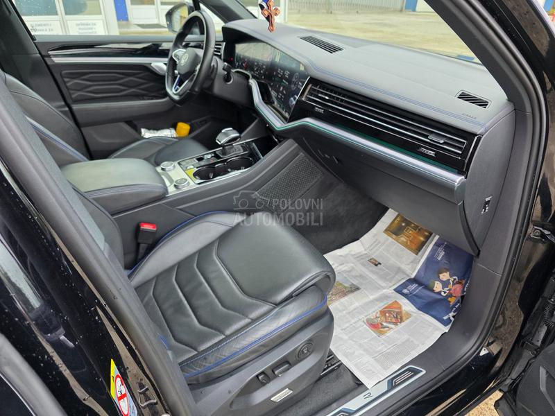 Volkswagen Touareg R BLACK NOVO
