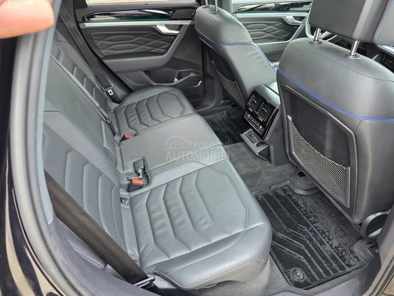 Volkswagen Touareg R BLACK NOVO