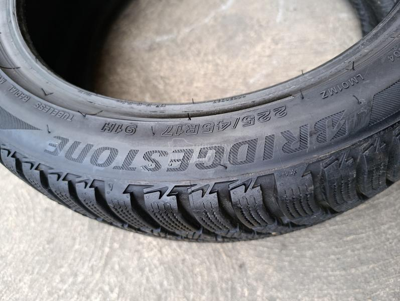 Bridgestone 225/45 R17 Zimska