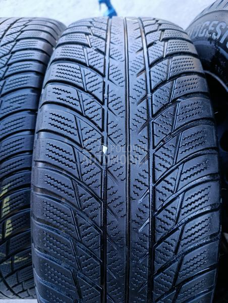 Bridgestone 215/65 R17 Zimska