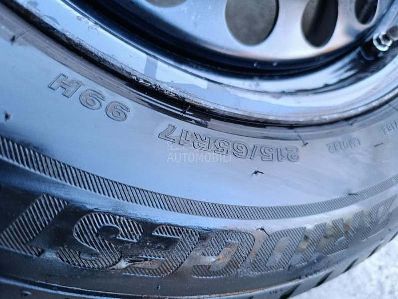 Bridgestone 215/65 R17 Zimska