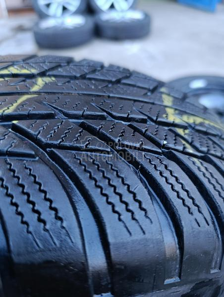 Bridgestone 215/65 R17 Zimska