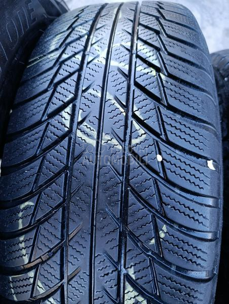 Bridgestone 215/65 R17 Zimska
