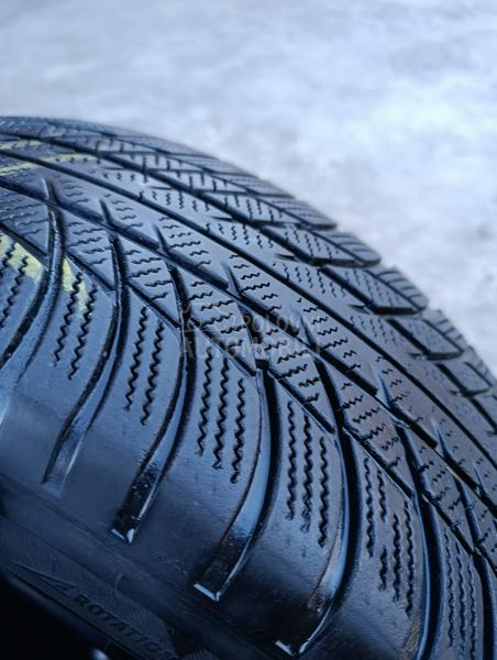 Bridgestone 215/65 R17 Zimska