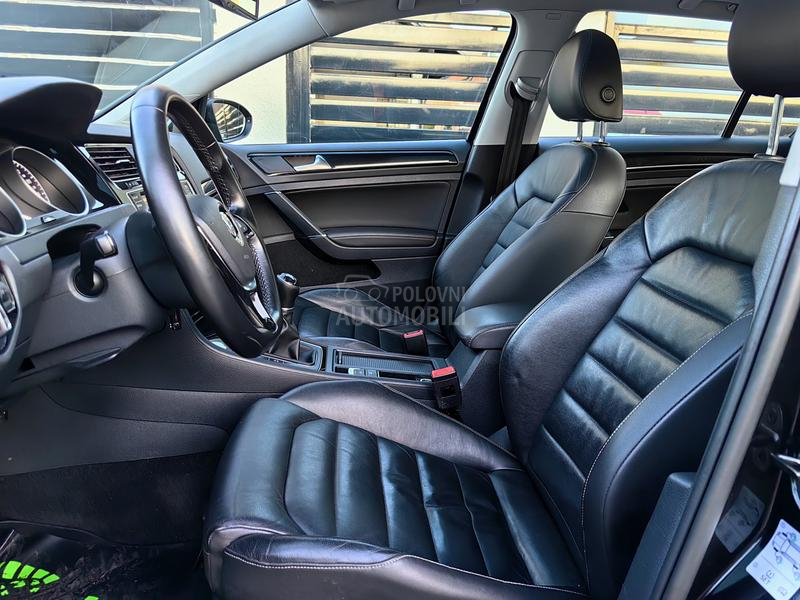 Volkswagen Golf 7 1.6TDI PAN0 NAVl