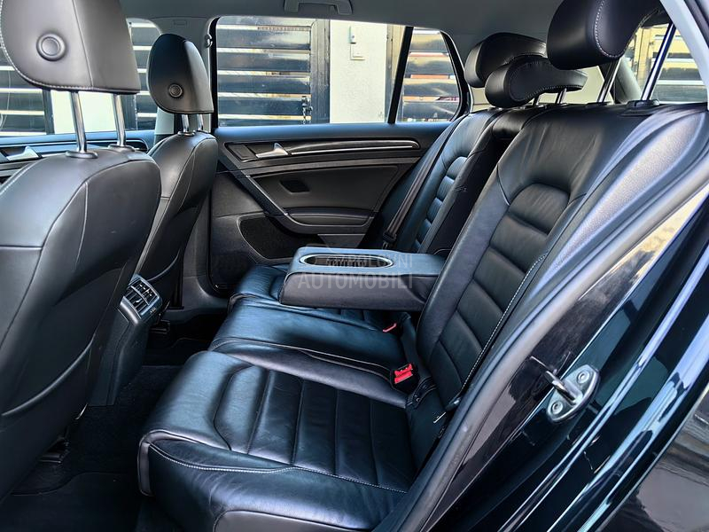 Volkswagen Golf 7 1.6TDI PAN0 NAVl