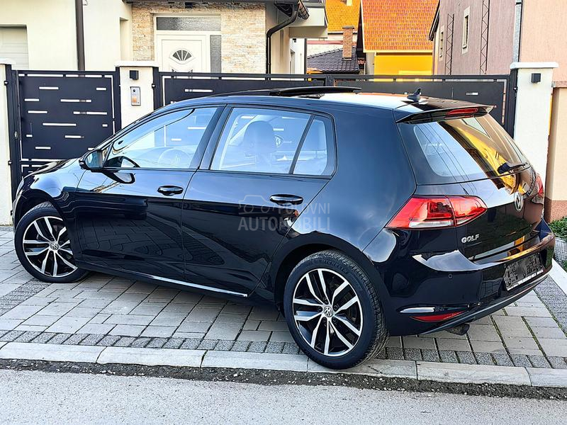 Volkswagen Golf 7 1.6TDI PAN0 NAVl