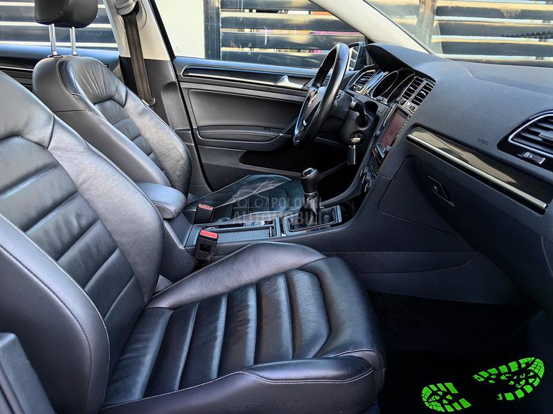 Volkswagen Golf 7 1.6TDI PAN0 NAVl