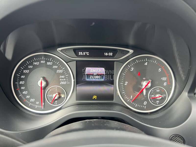 Mercedes Benz A 180 1.5