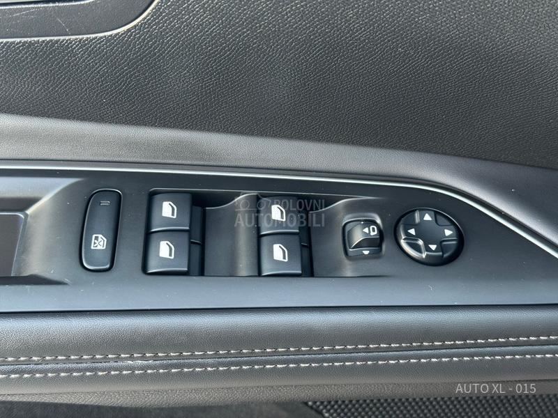 Peugeot 3008 1.6 EHDI / ALLURE