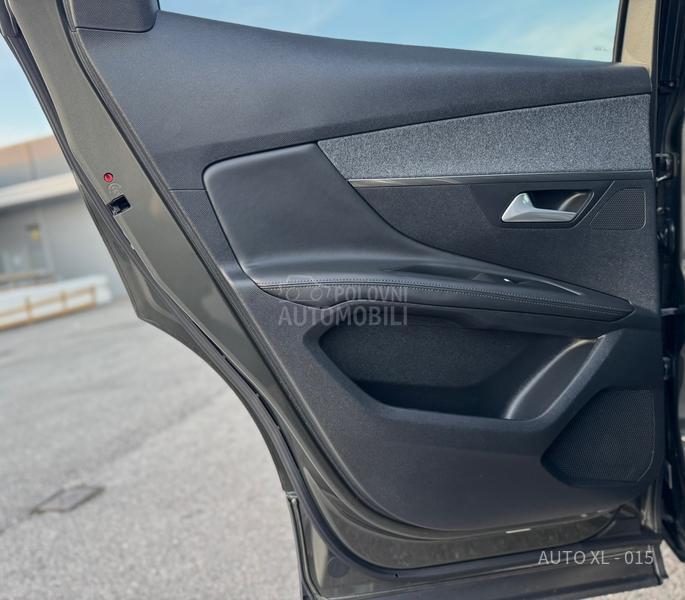 Peugeot 3008 1.6 EHDI / ALLURE
