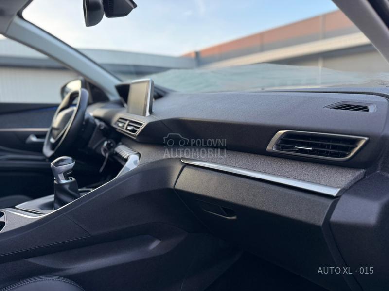 Peugeot 3008 1.6 EHDI / ALLURE