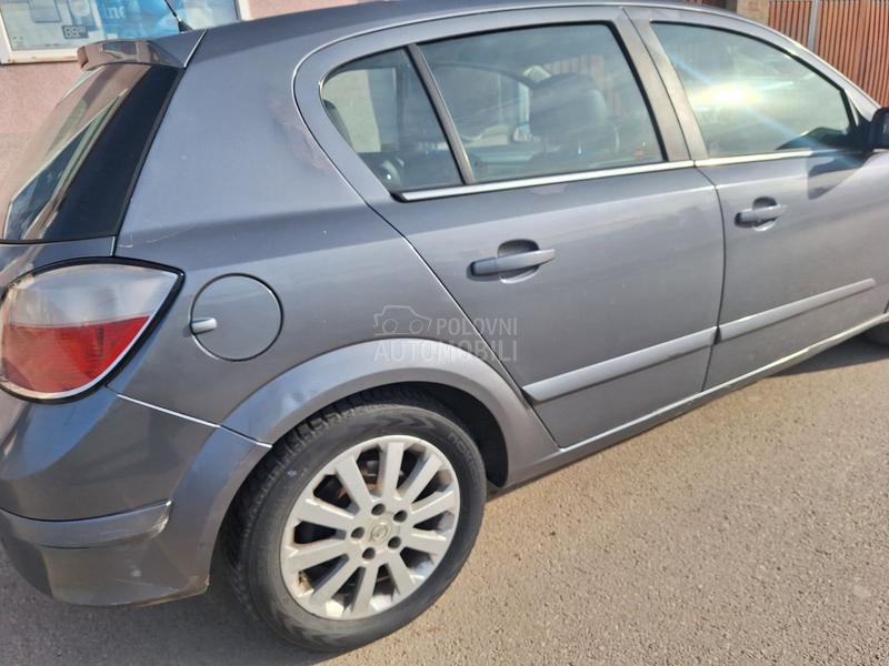 Opel Astra H 