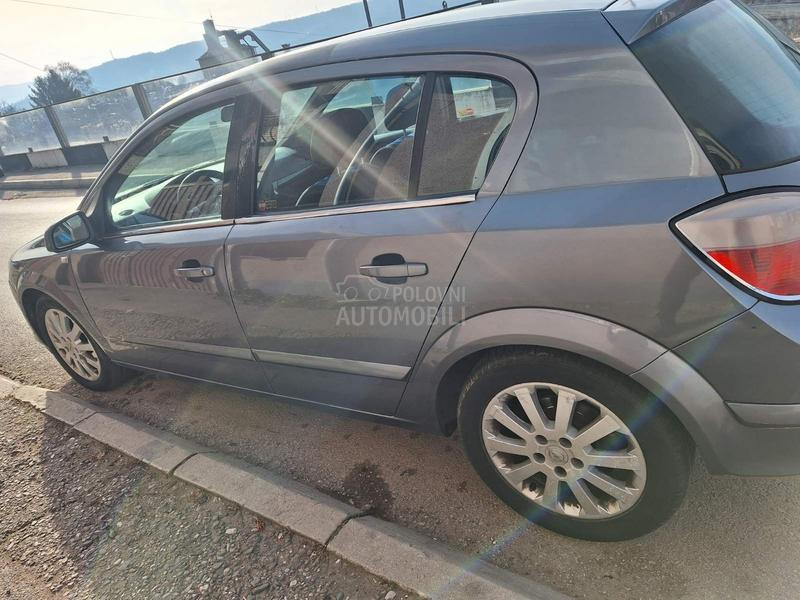 Opel Astra H 