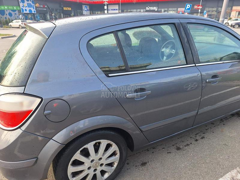 Opel Astra H 