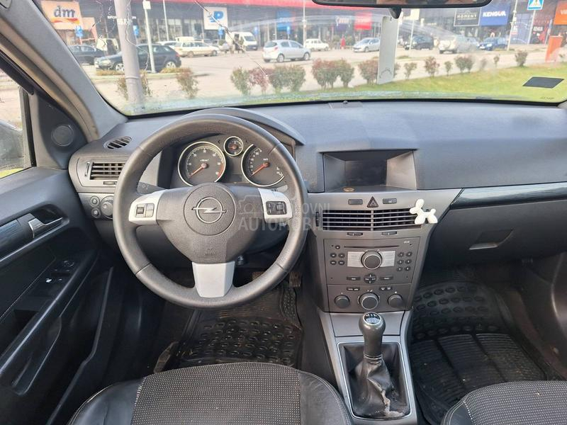 Opel Astra H 