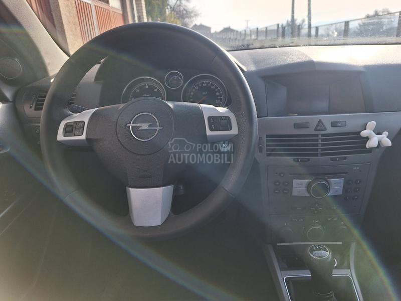 Opel Astra H 