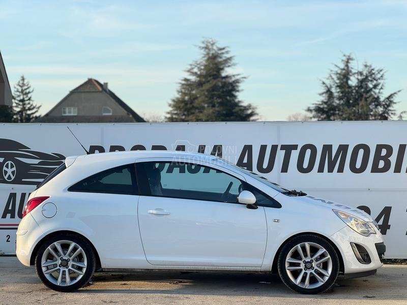 Opel Corsa D COSMO