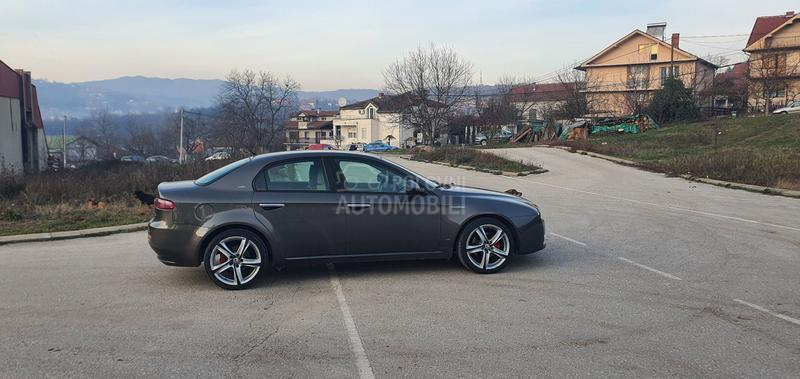 Alfa Romeo 159 // O C U V A N A