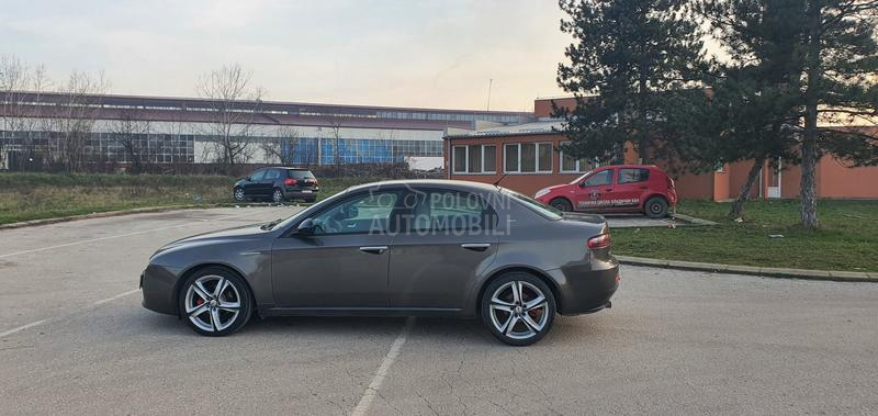 Alfa Romeo 159 // O C U V A N A