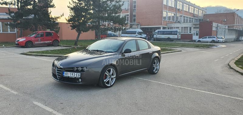 Alfa Romeo 159 // O C U V A N A