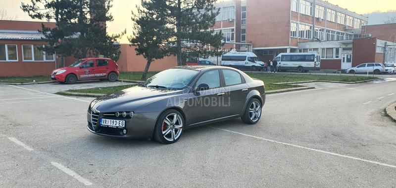 Alfa Romeo 159 // O C U V A N A