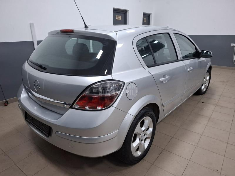 Opel Astra H 1 . 6