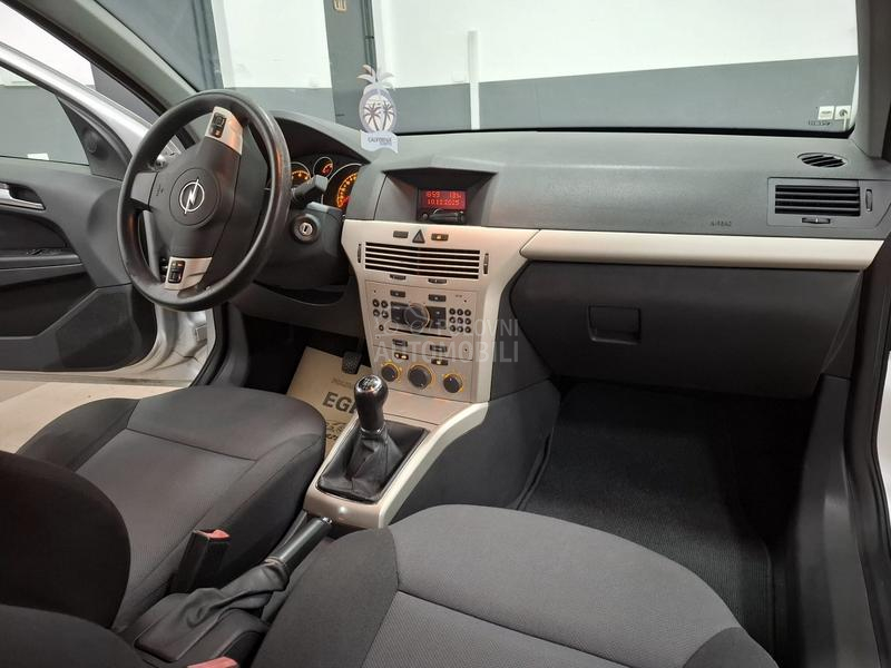 Opel Astra H 1 . 6