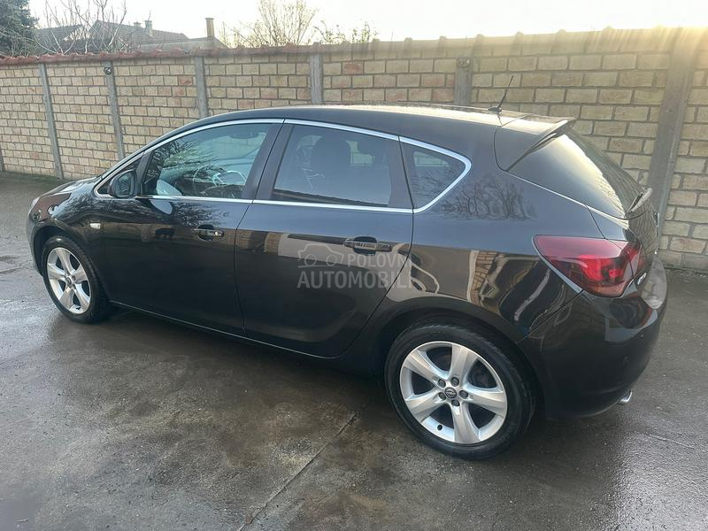 Opel Astra J 1.4Turbo