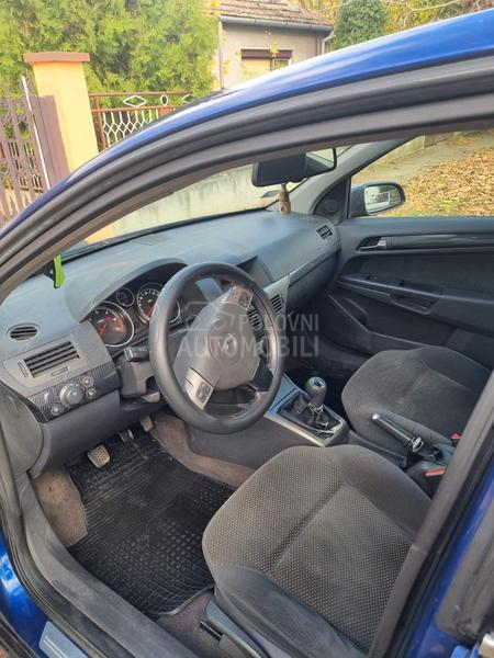 Opel Astra H 