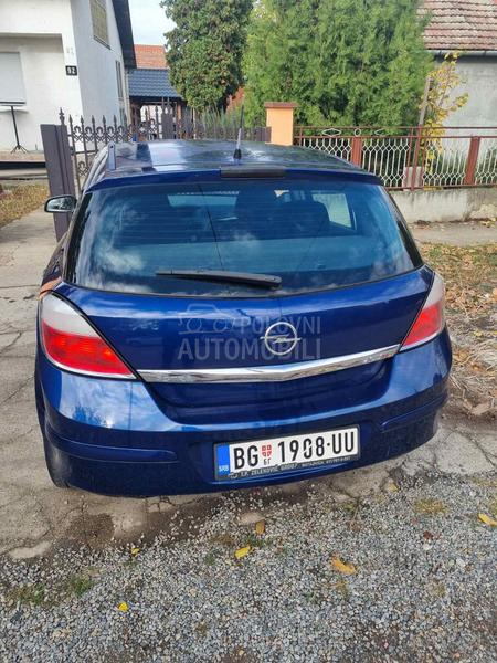 Opel Astra H 